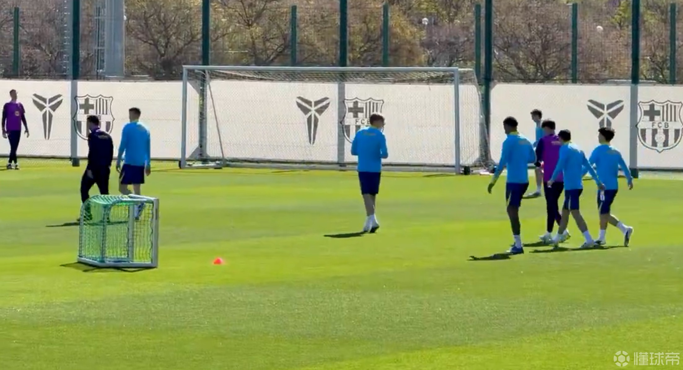 记者：孔德、巴尔德参加巴萨训练，德容、滕森将缺战马竞